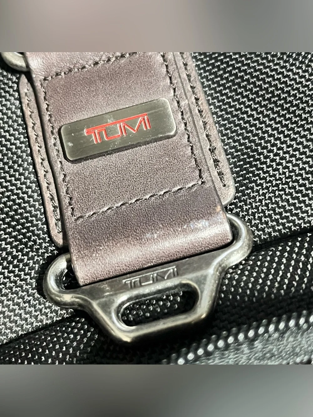 Tumi Alpha Bravo Everett Duffel Black Brown EXCELLENT 22340HKH